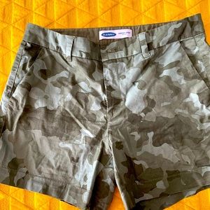 Old navy everyday short, camo sz 8. 💨 free home